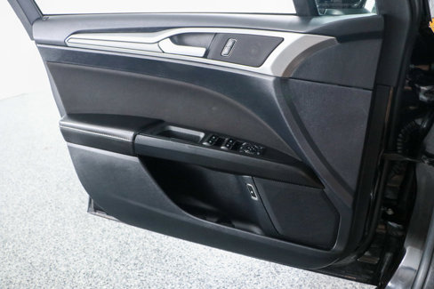 Used 2020 Ford Fusion SE image 21