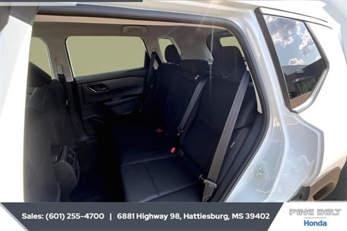 Used 2024 Nissan Rogue S image 19