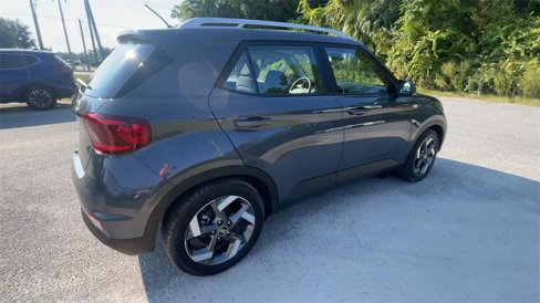 Used 2023 Hyundai Venue SEL image 8