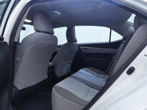 Used 2018 Toyota Corolla LE image 21