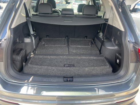 Certified 2023 Volkswagen Tiguan SE w/ Panoramic Sunroof Package image 9