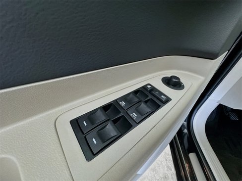 Used 2006 Chrysler 300 SRT8 w/ SRT Option Group II image 17