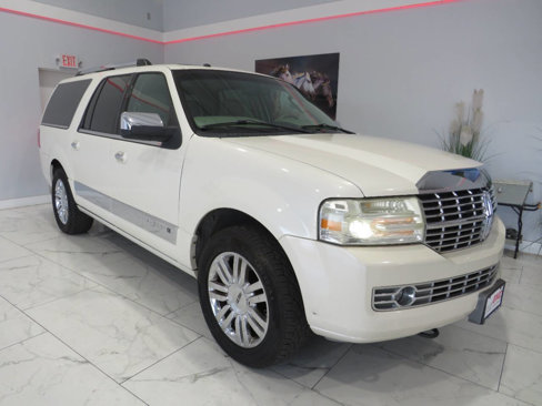 Used 2008 Lincoln Navigator L 2WD image 2