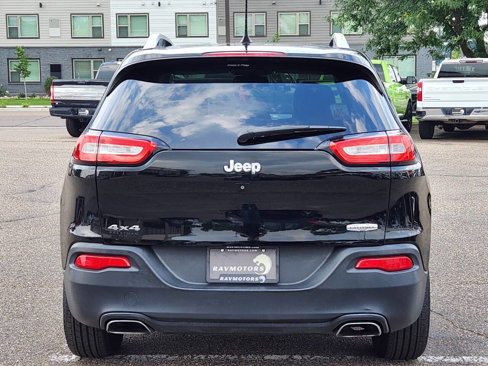 Used 2018 Jeep Cherokee Latitude Plus w/ Comfort/Convenience Group image 9