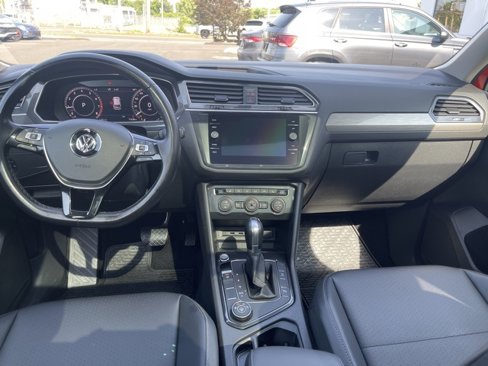 Certified 2019 Volkswagen Tiguan SEL w/ 3rd Row Seat Package image 17