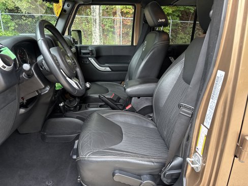 Used 2015 Jeep Wrangler Unlimited Sport image 9