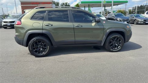 Used 2021 Jeep Cherokee Trailhawk image 9