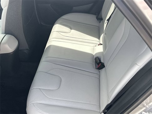 Used 2023 Hyundai Elantra Limited w/ Cargo Package image 13