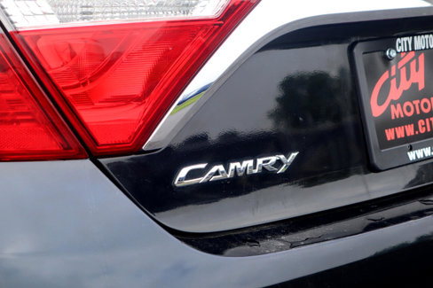 Used 2015 Toyota Camry LE image 24