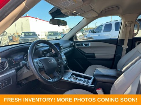 Used 2020 Ford Explorer XLT w/ Equipment Group 202A image 8