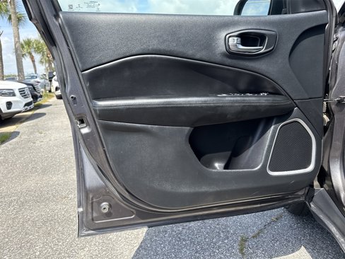 Used 2020 Jeep Compass Latitude image 34