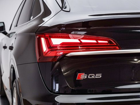 Used 2022 Audi SQ5 Premium w/ Convenience Package image 10