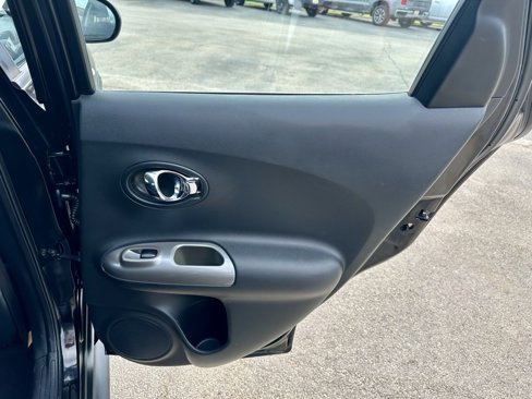 Used 2013 Nissan Juke S image 27