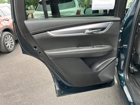 Used 2024 Cadillac XT6 Luxury image 11