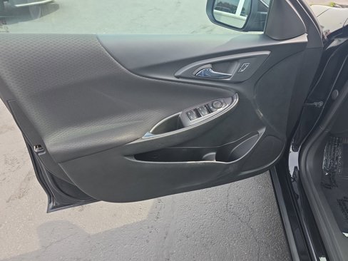 Used 2021 Chevrolet Malibu LT image 11