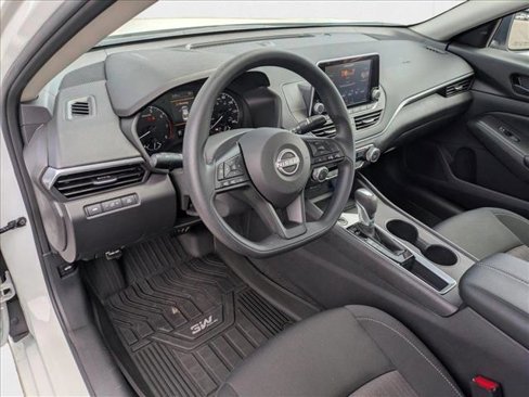 Used 2025 Nissan Altima 2.5 S image 9