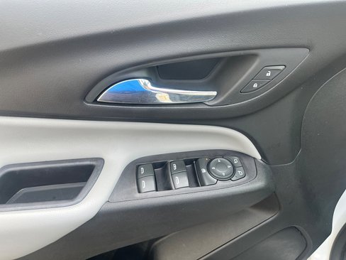 Used 2019 Chevrolet Equinox LS image 21