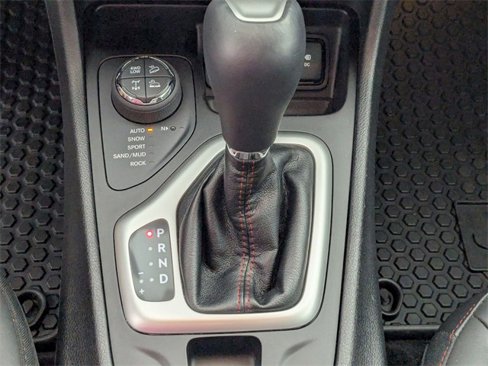 Used 2018 Jeep Cherokee Trailhawk w/ Comfort/Convenience Group image 23