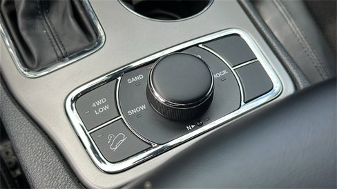 Used 2022 Jeep Grand Cherokee Laredo X image 20