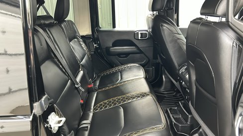 Used 2023 Jeep Wrangler Unlimited Sahara image 35