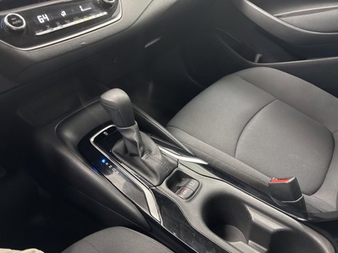 Used 2022 Toyota Corolla LE image 18