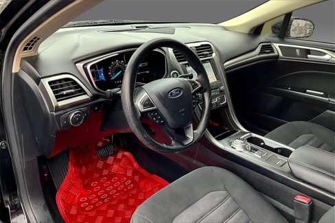 Used 2017 Ford Fusion SE w/ Fusion SE Technology Package image 7