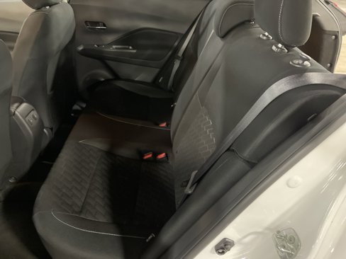 Used 2024 Nissan Kicks SV image 11