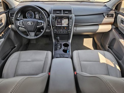 Used 2017 Toyota Camry XLE image 12
