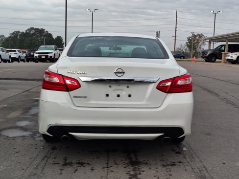 Used 2016 Nissan Altima 2.5 S w/ Power Driver Seat Package image 5