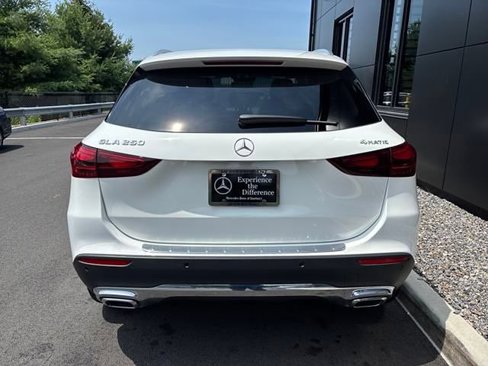 Used 2025 Mercedes-Benz GLA 250 4MATIC image 4