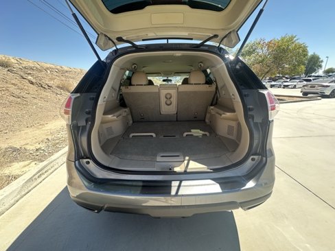 Used 2014 Nissan Rogue SV image 27