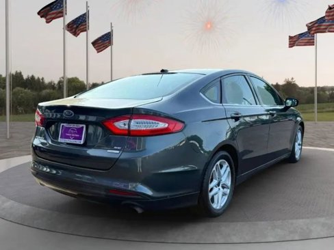 Used 2016 Ford Fusion SE image 5