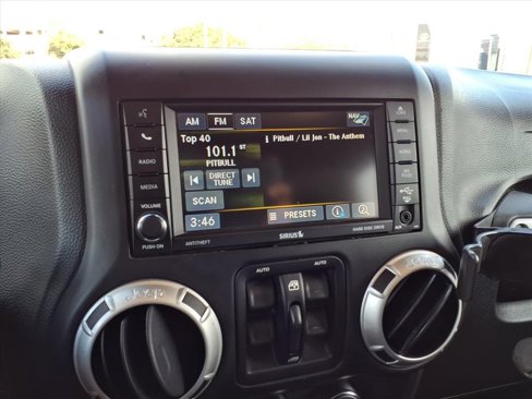 Used 2014 Jeep Wrangler Unlimited Rubicon image 5