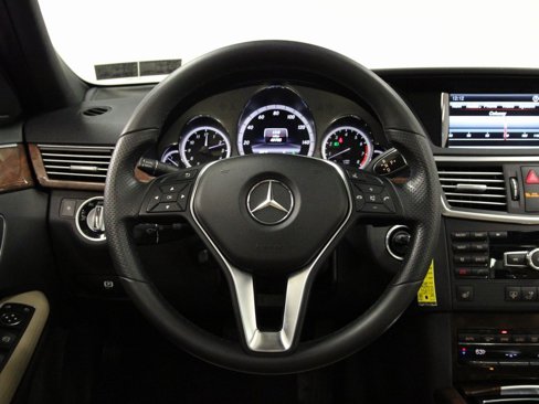Used 2013 Mercedes-Benz E 350 4MATIC Sedan image 14