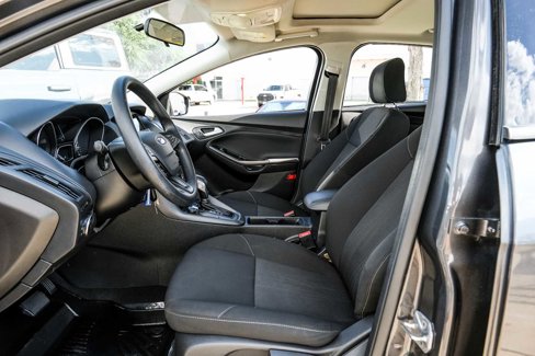 Used 2017 Ford Focus SEL image 4