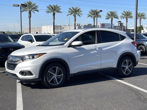 Used 2021 Honda HR-V EX-L image 2