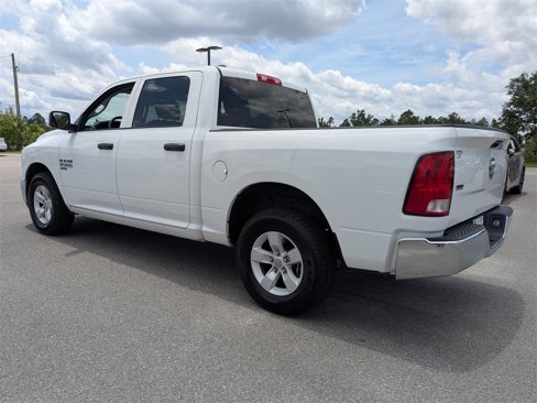 Used 2022 RAM 1500 Classic SLT image 6