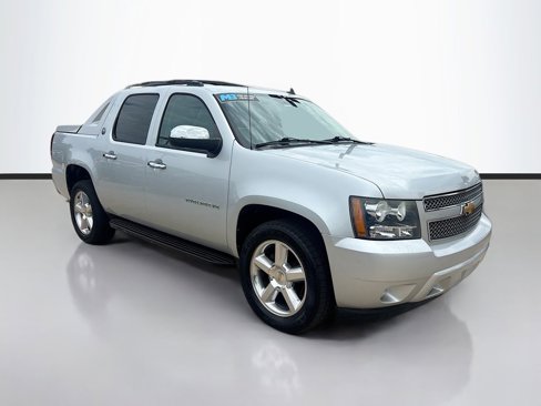 Used 2013 Chevrolet Avalanche LT w/ All-Star Edition image 3