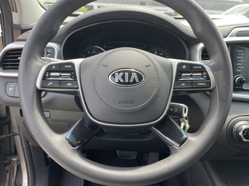 Used 2019 Kia Sorento L image 5