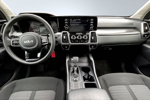 Used 2022 Kia Sorento LX image 16