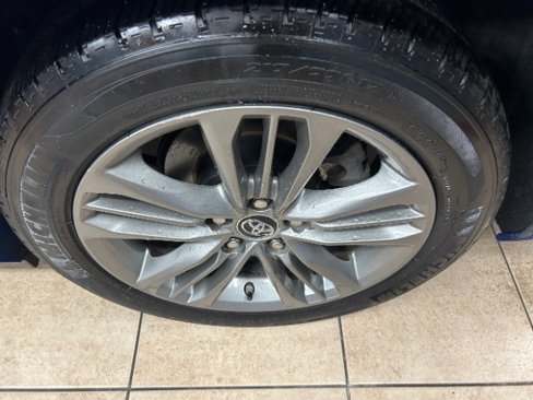Used 2017 Toyota Camry SE image 19