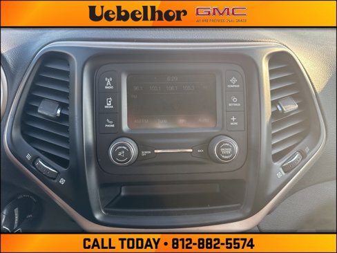 Used 2017 Jeep Cherokee Sport image 26