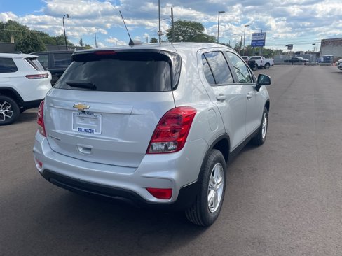 Used 2022 Chevrolet Trax LS w/ Tint and Cruise Package image 6