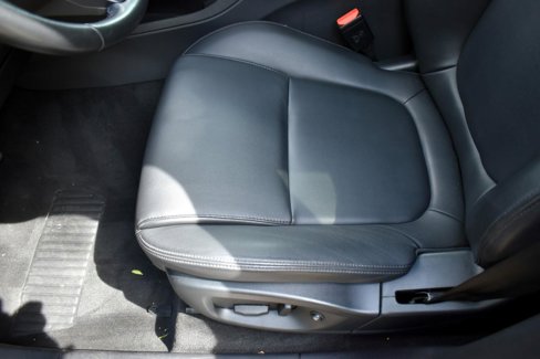 Used 2018 Jaguar F-PACE Premium image 32