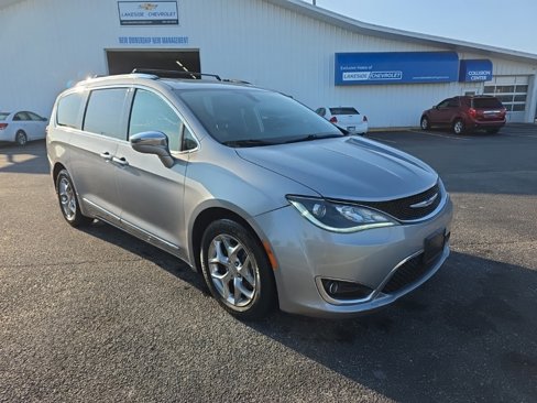 Used 2018 Chrysler Pacifica Limited image 7