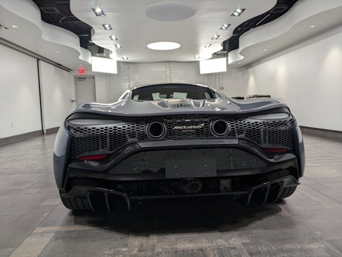 New 2025 McLaren Artura image 5
