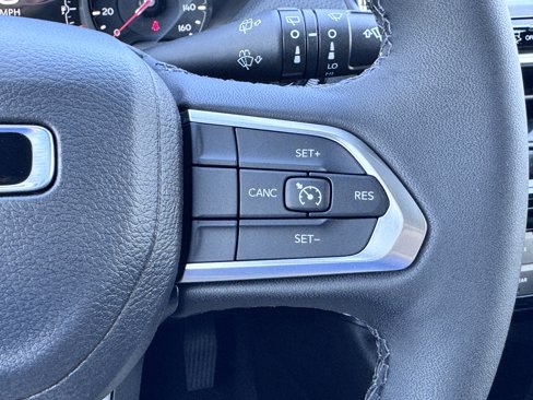 New 2026 Jeep Compass Latitude image 32