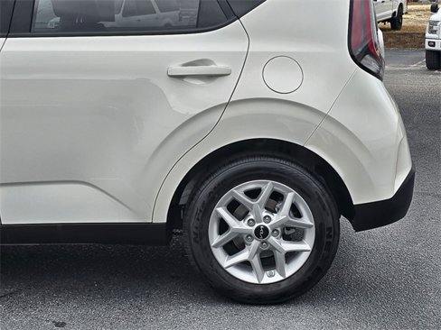 Used 2024 Kia Soul S image 12