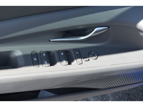 New 2025 Hyundai Elantra SE image 16