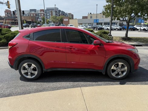 Used 2017 Honda HR-V LX image 7